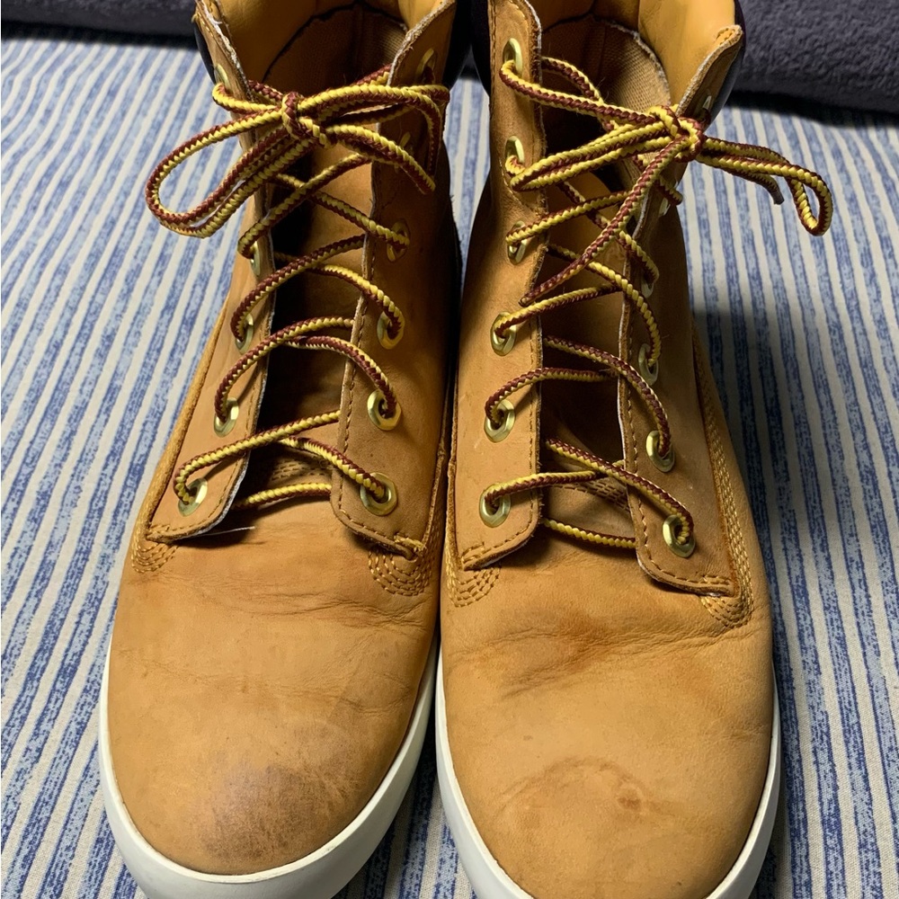 Timberland Tan Nubuck Leather Hiking Boots